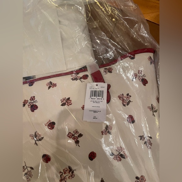 Brand new with tags Coach purse - Picture 3 of 3